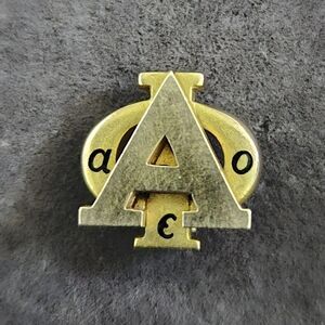 Vintage 1935 Gold Alpha Phi Sorority Member Pin/Badge